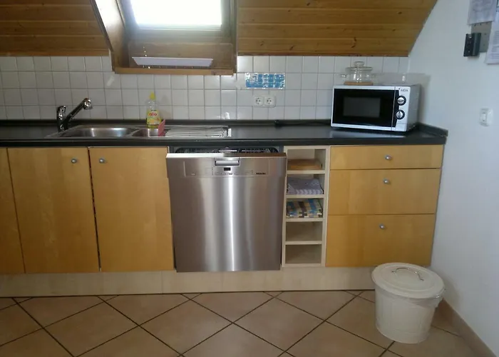 Апартаменты Ferienwohnung Wolfersdorf *