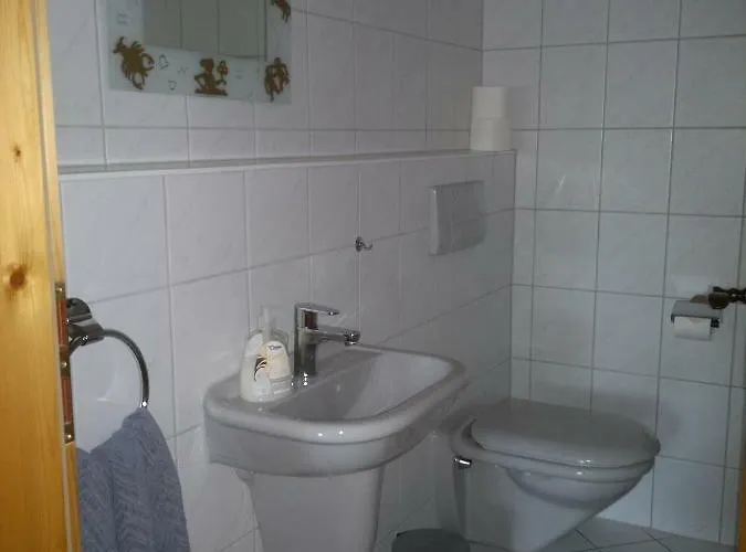 Апартаменты Ferienwohnung Wolfersdorf *