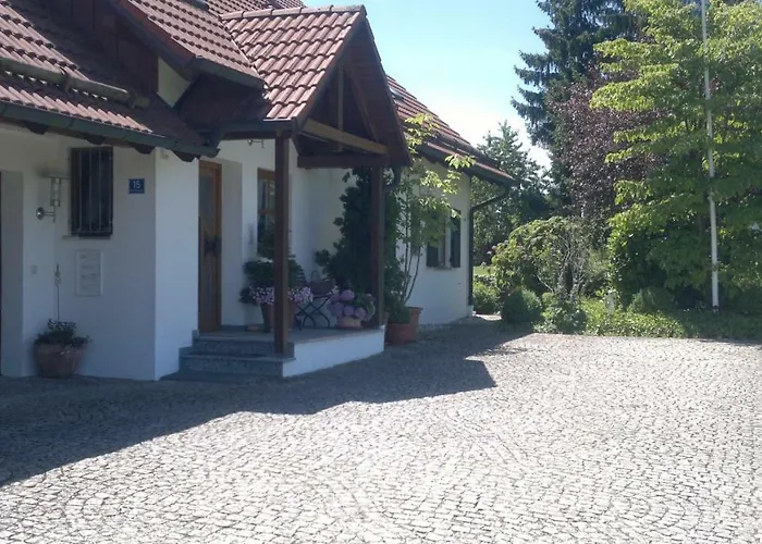 Ferienwohnung Wolfersdorf Апартаменты *